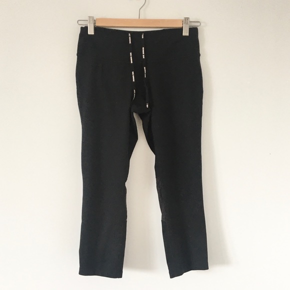 Nike “Epic Run” Crop - Picture 2 of 3